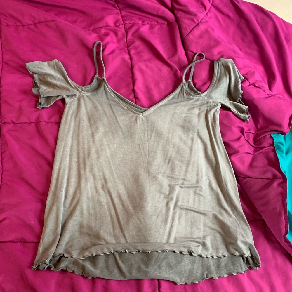 Soft and sexy small American Eagle T shirt